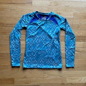 Under Armour ColdGear base layer shirt, kids size M
